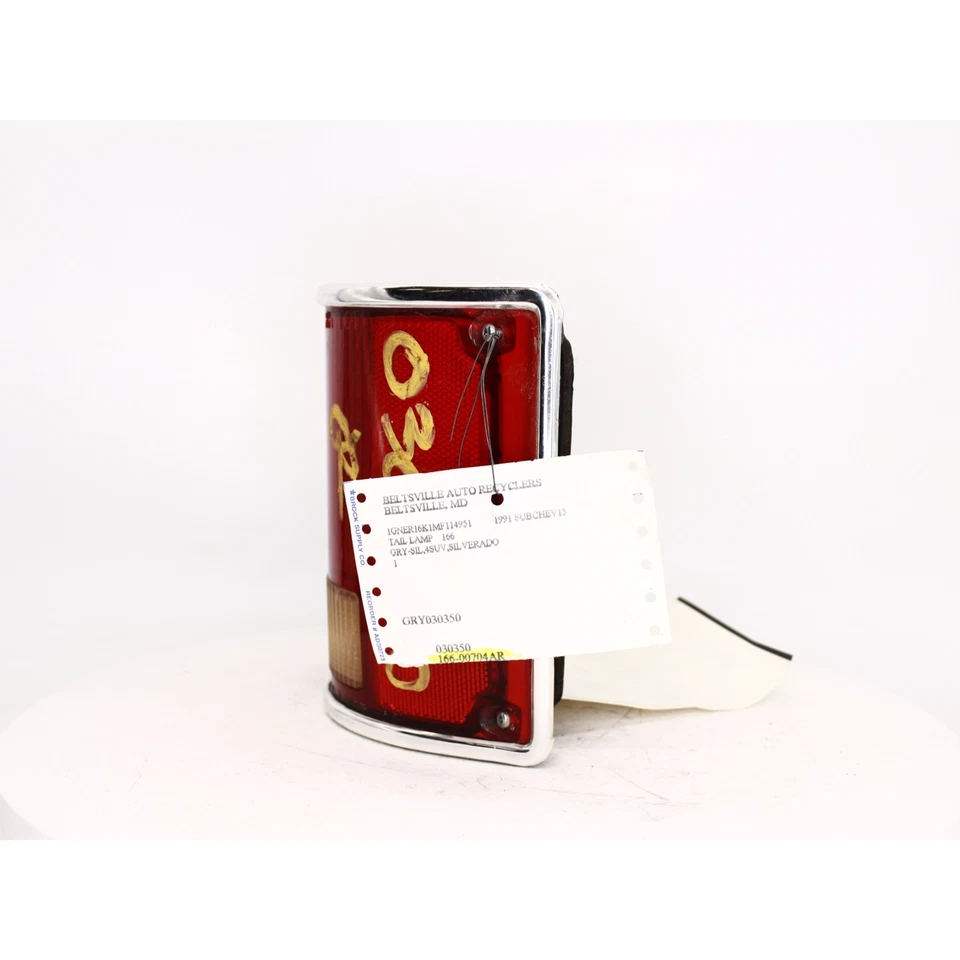 Chevrolet R10 Suburban 1987 lámpara trasera derecha número de pieza - 166-00704AR Foto 2 de 4