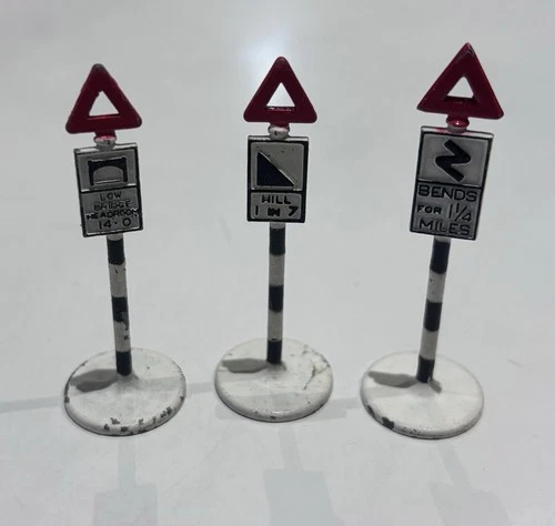 3 x Vintage 1960s Dinky Toys Accessories Diecast Road Signs
