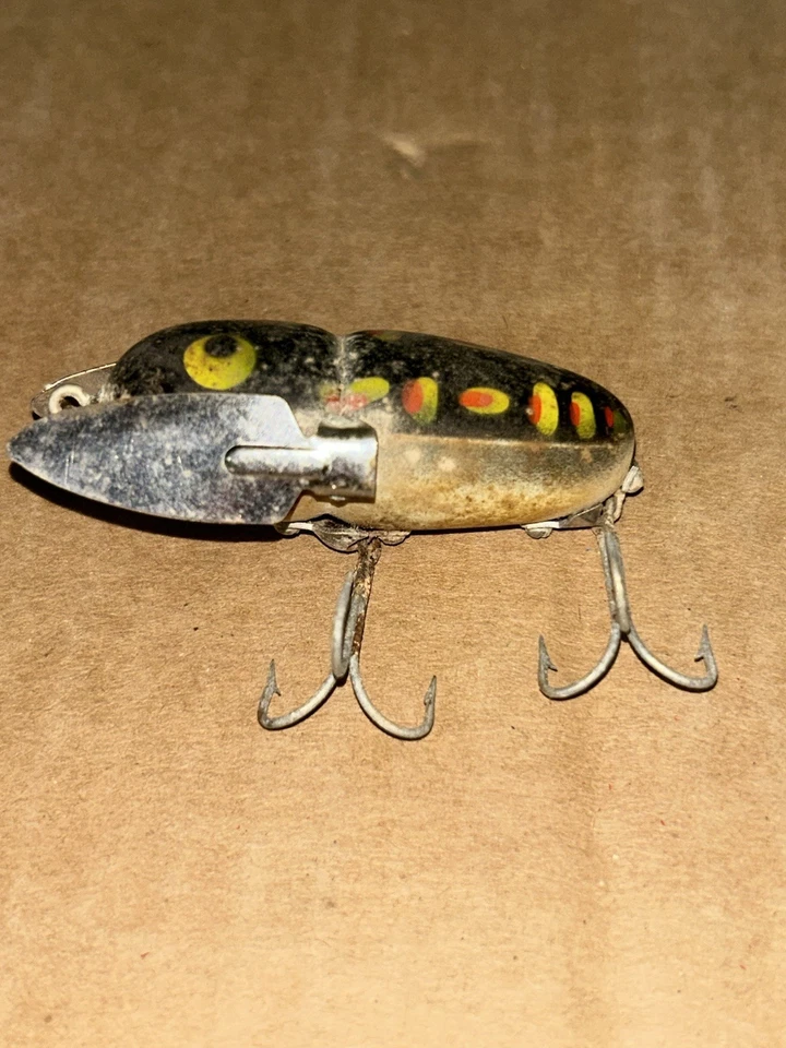 Señuelo de pesca de madera Heddon Crazy Crawler Green & Red Bull Frog de colección de los años 40 Foto 2 de 4