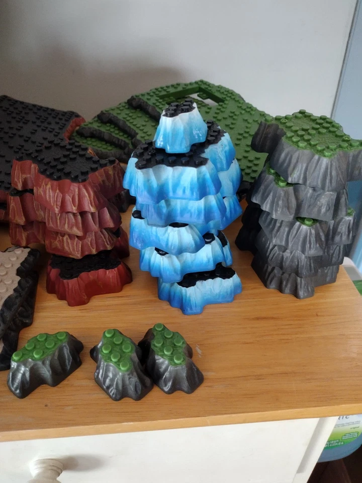 Mega Bloks Base Plates Terrain LOT - MISC Dragons Castle Grass & Grey Brown Edge - Image 4 of 4