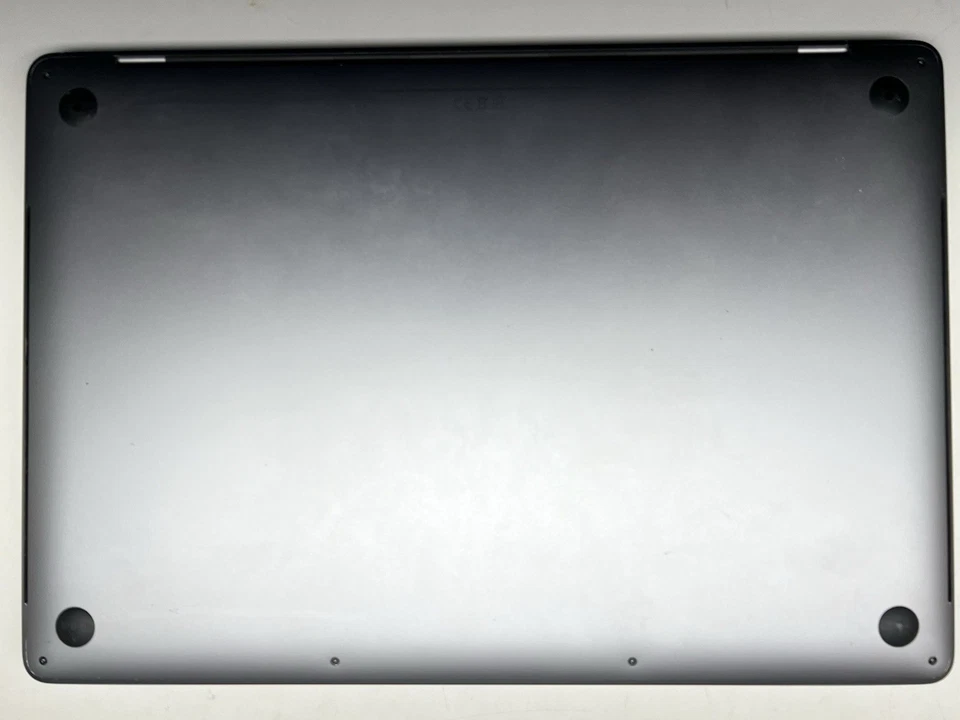 Apple MacBook Pro 15" 2018 · i7 · 16GB · 500GB, foto 2 de 5