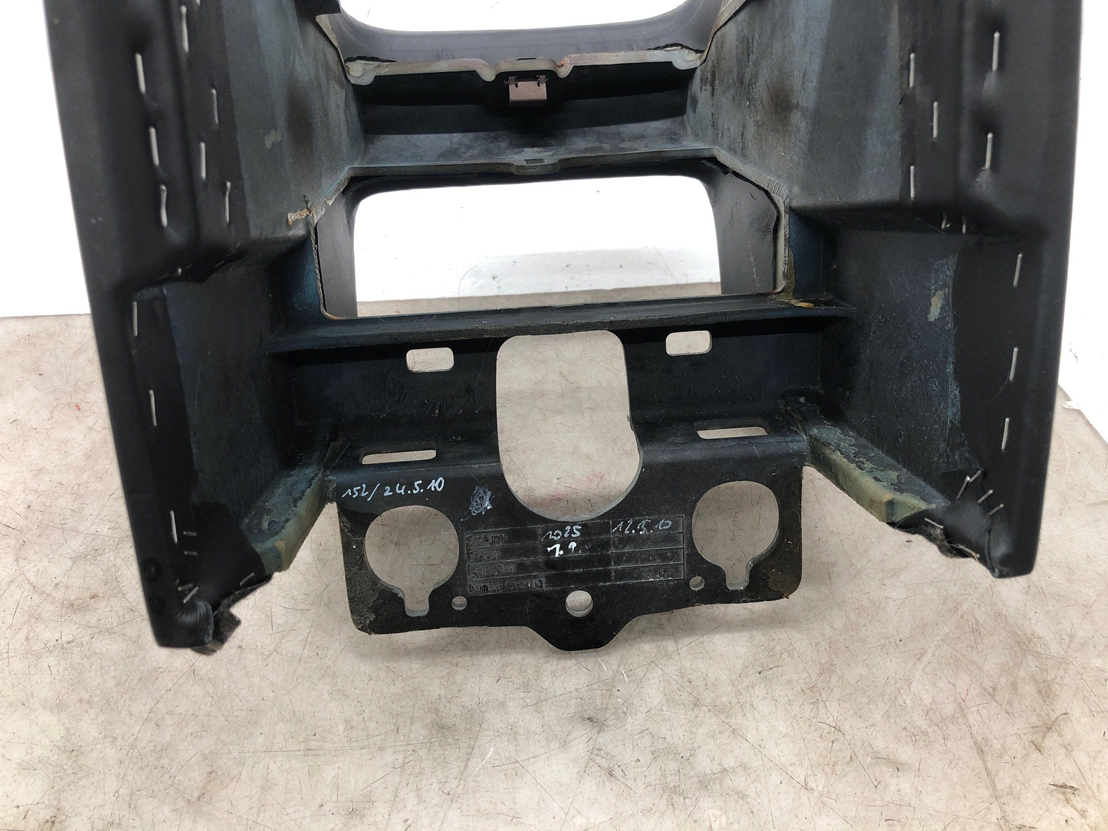2006-2012 BENTLEY CONTINENTAL REAR CONSOLE END CAP CARRIER 3W5864344A *INDENTS*