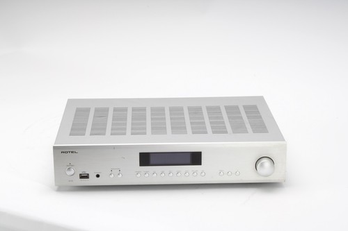 Amplificador de potencia integrado estéreo Rotel A12 con DAC incorporado y Bluetooth - plateado - Imagen 2 de 4