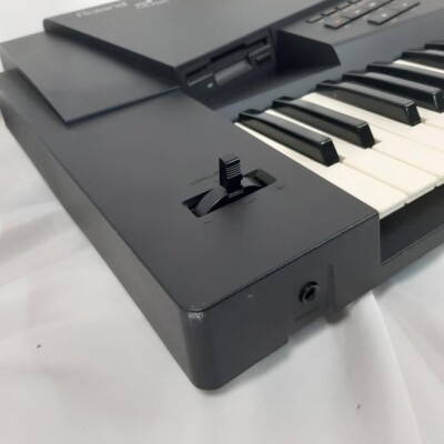 Roland JW-50 Music Synthesizer Work Station 61-Key Musiccal