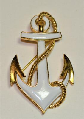 Vintage Gestempelt Trifari Crown Goldfarbig Weiß Emaille Ancor Form Pin Brosche