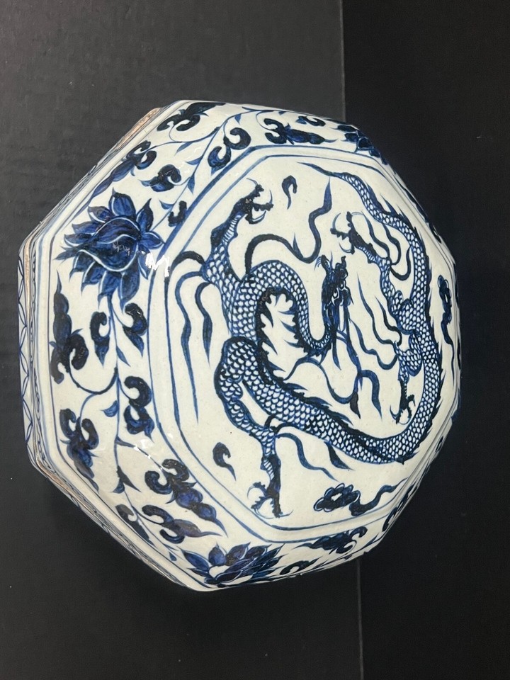 CHINESE ART BLUE AND WHITE PORCELAIN LARGE LIDDED BOX DRAGON DESIGN | eBay
