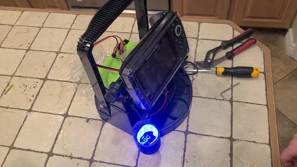 Lil Dipper Motion Activated Glow Cup For Ice Fishing Shuttle Attachment - Изображение 3 из 4