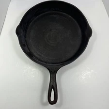 Cast Iron Skillet Unknown Foundry Initial HL Heat Ring #8 Restored