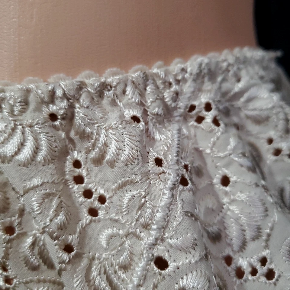 80's DELICATES Bikini Panty EMBROIDERED LACE EYELET Beige French Hi-Cut LARGE - Image 4 of 4