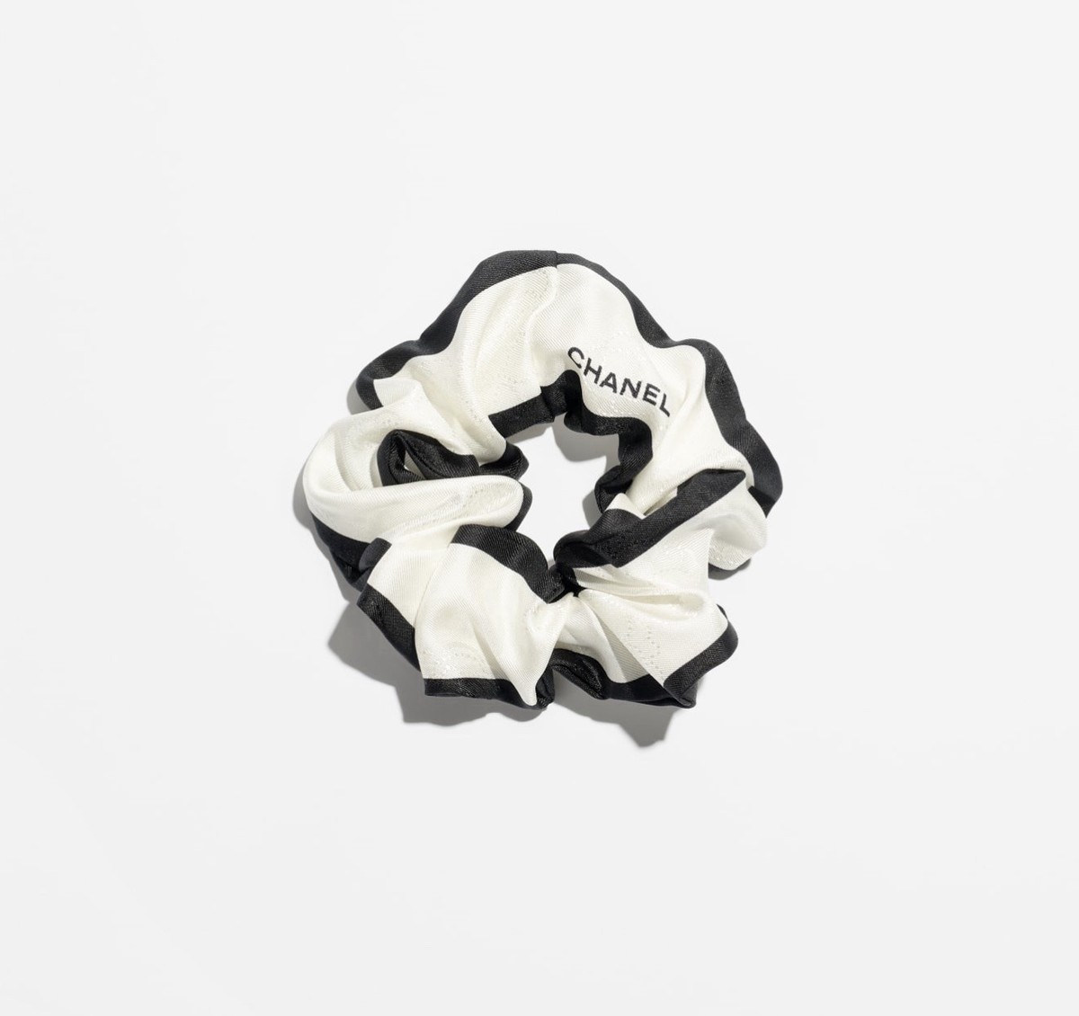 Authentic NEW Black & White CHANEL Hair Accessories  display picture 3