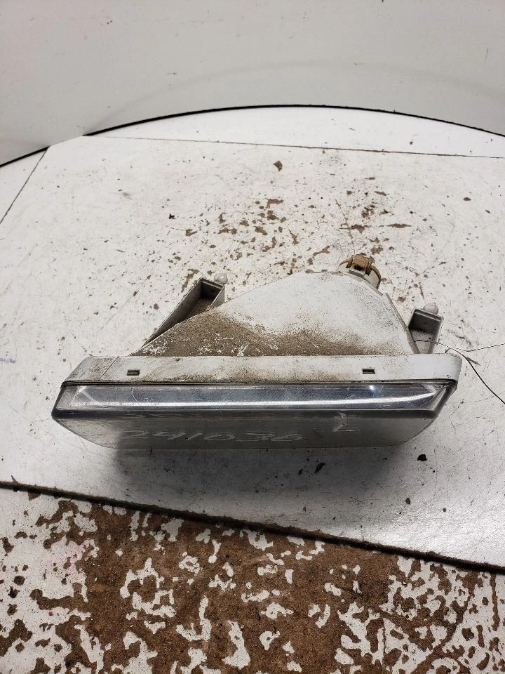 Driver Corner/Park Light Fog-driving Fits 07-15 SILVERADO 1500 PICKUP 1283460 - Image 2 of 4