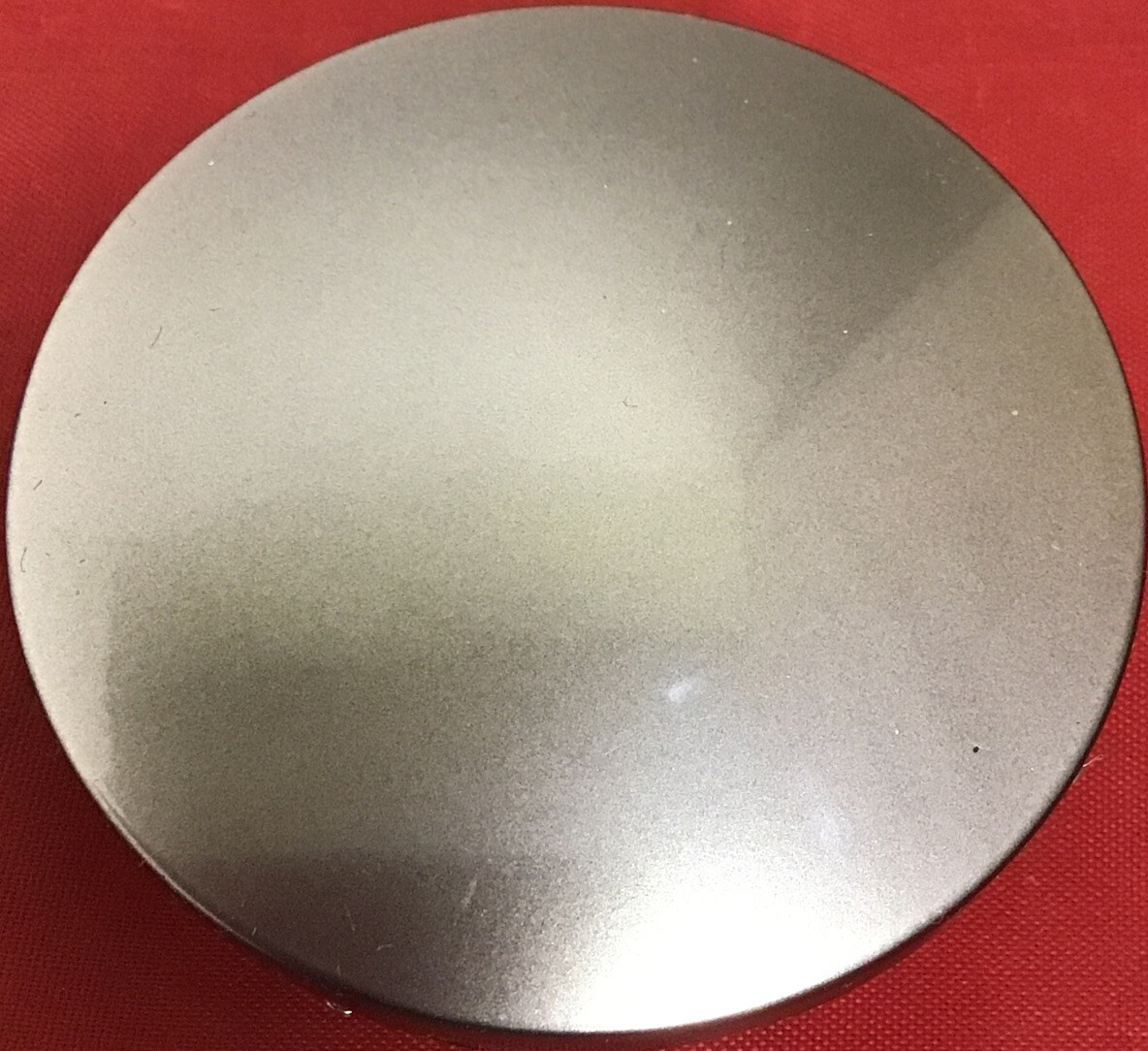 ONE USED AFTERMARKET GRAY  CENTERCAP BC318 12670