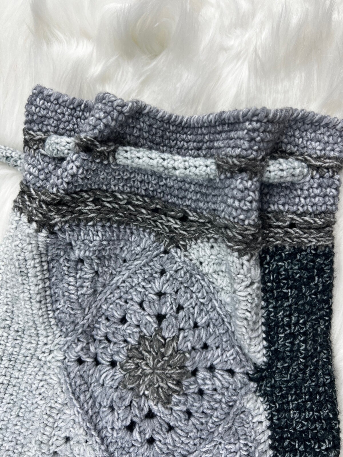 HANDMADE Black/White/Gray Drawstring Small Bucket… - image 2