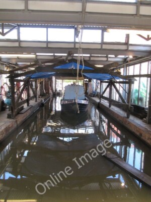 Foto 6x4 im Bootshaus Banbury \/SP4540 Schnellansicht durch die Tür c2010