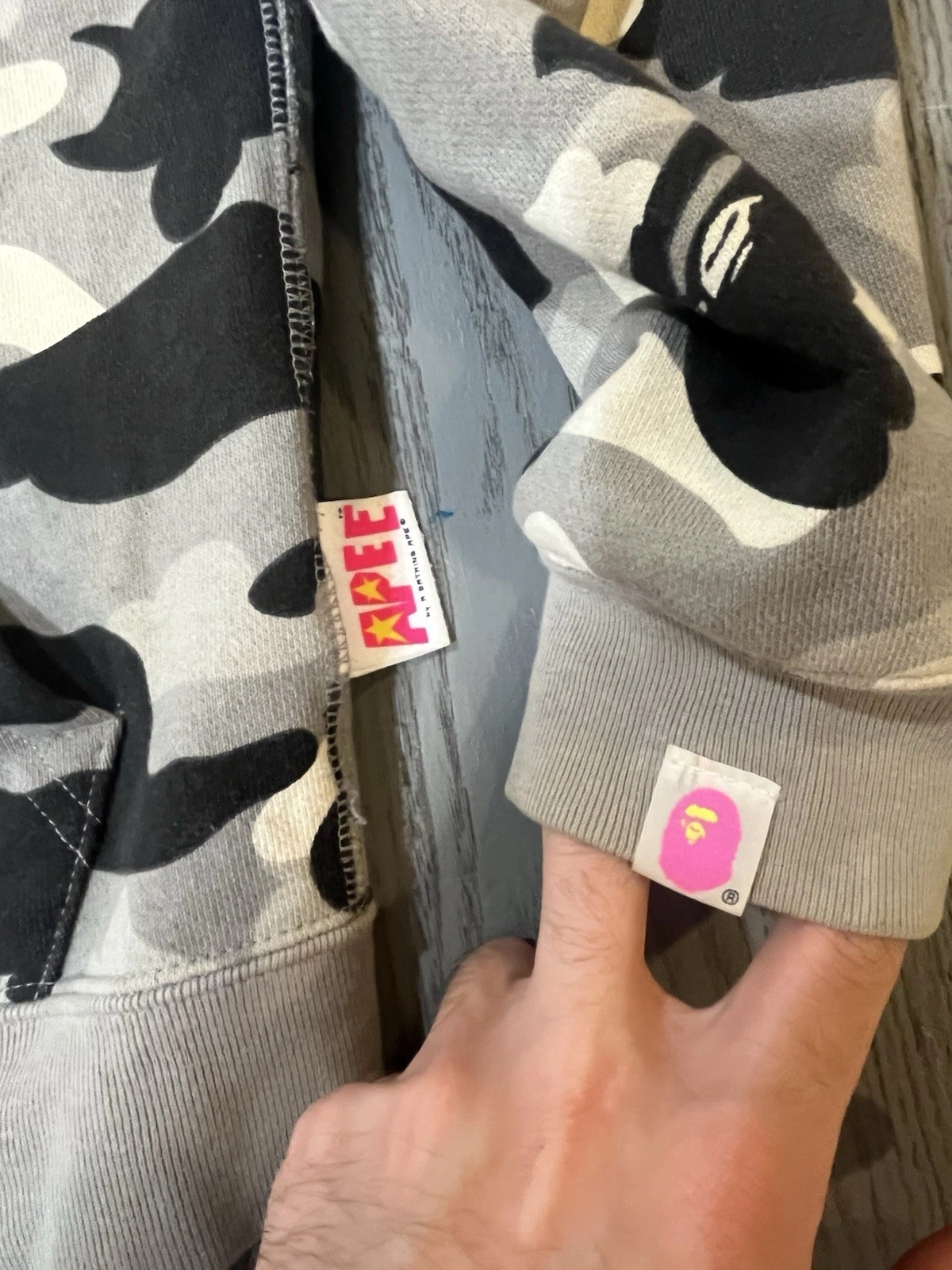 A BATHING APE (BAPE) Felpa con cappuccio OG grigia mimetica Bape