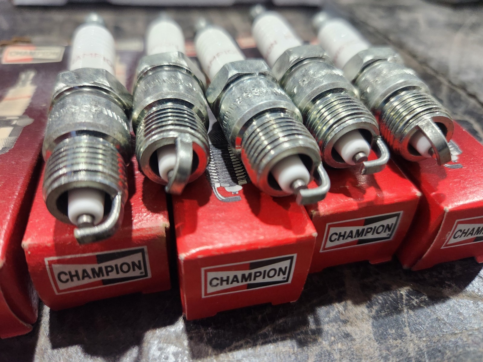 Champion Copper Plus 18 Spark Plugs RV15YC4 NOS 1992 in Boxes - Lot of 5