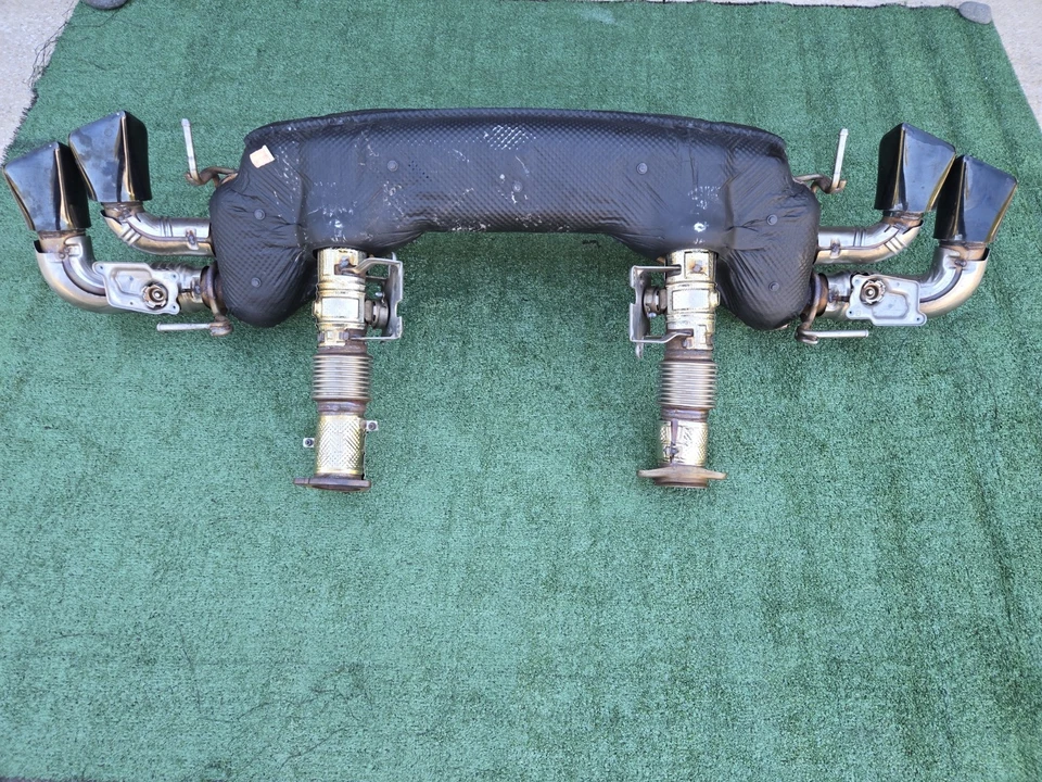 Chevrolet Corvette C8 Z51 Performance OEM escape puntas negras con válvula Chevy 20-24 Foto 4 de 4