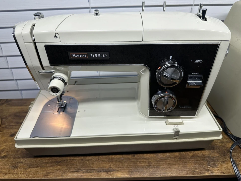 Винтажная швейная машинка Sears Kenmore ZigZag с ножной педалью - Изображение 4 из 4