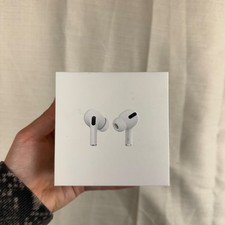 Apple AirPods Pro Wireless Earbuds White Bluetooth Noise Canceling Charging Case