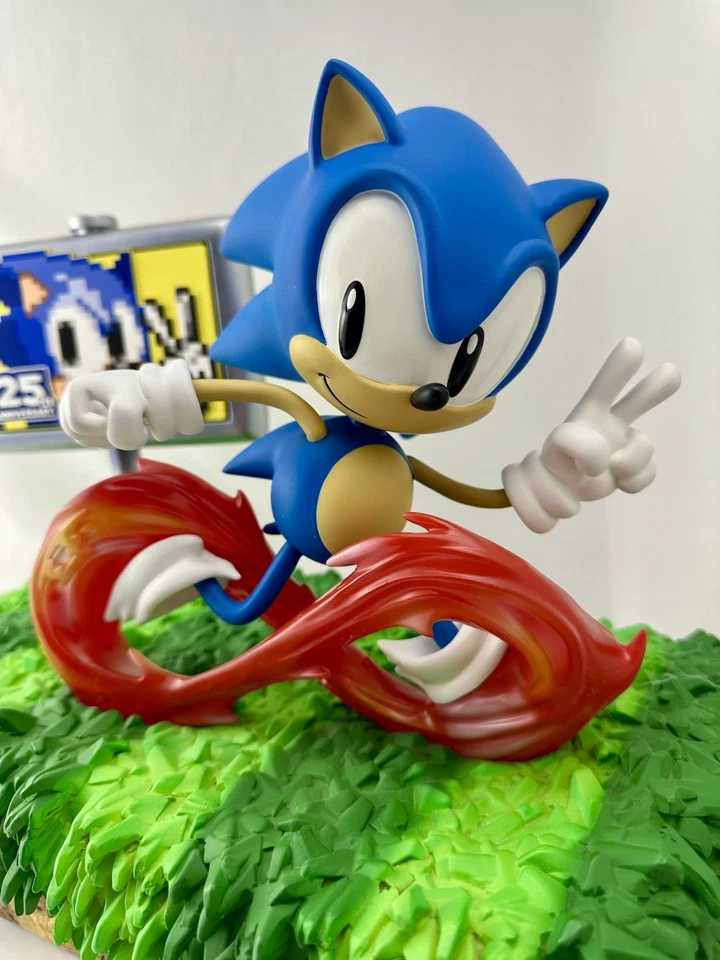 First 4 Figures Sonic the Hedgehog 25th Anniversary Statue Exclusive Edition 155 - Image 2 of 4