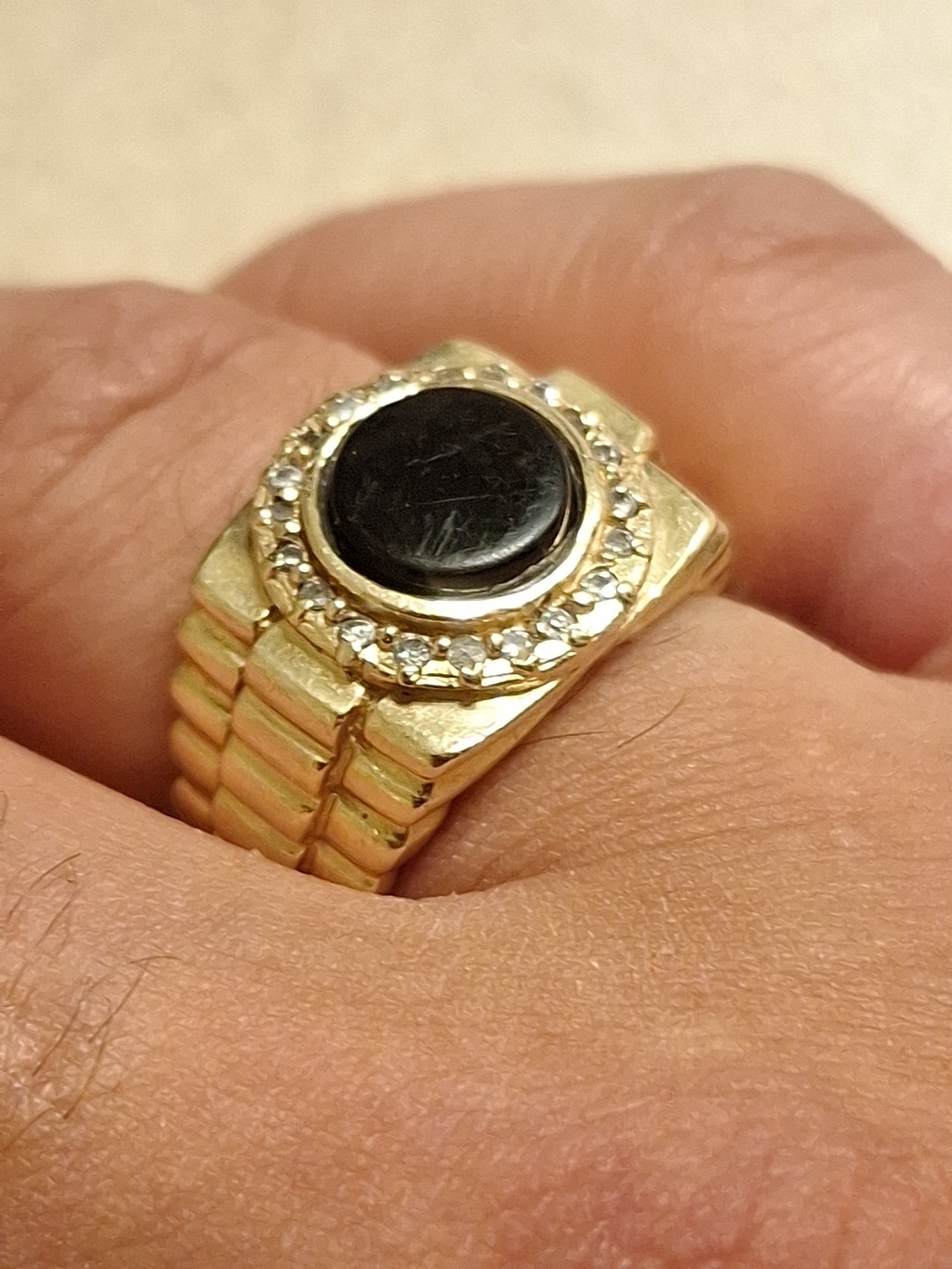 10k Solid Gold Ring - image 4