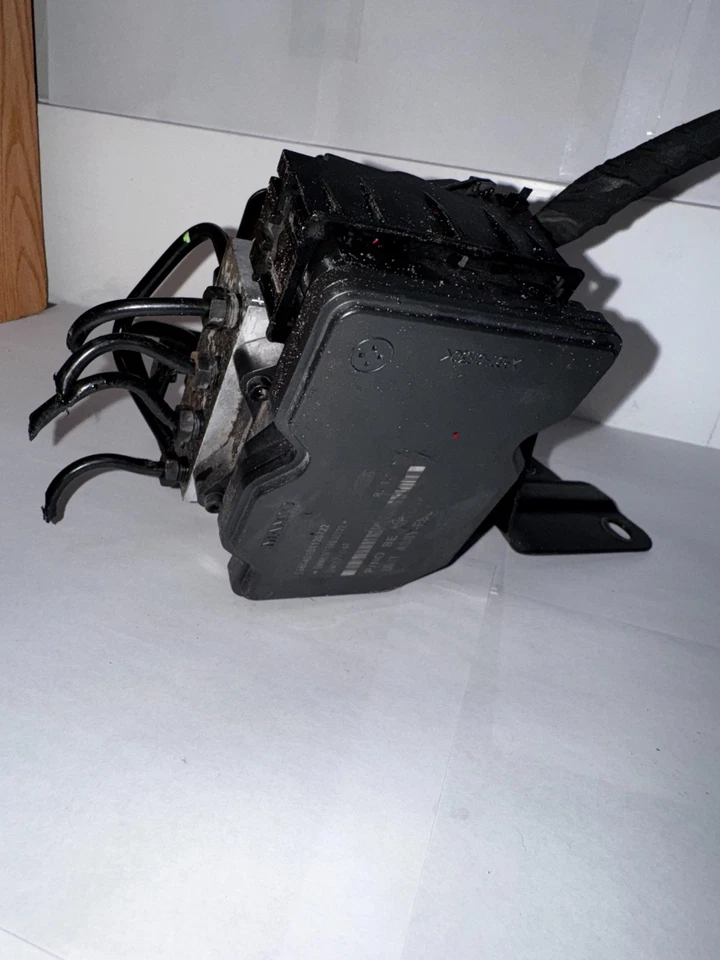 Módulo de bomba de freno antibloqueo ABS KIA SORENTO 2011-2013 BE6003E622 Foto 4 de 4