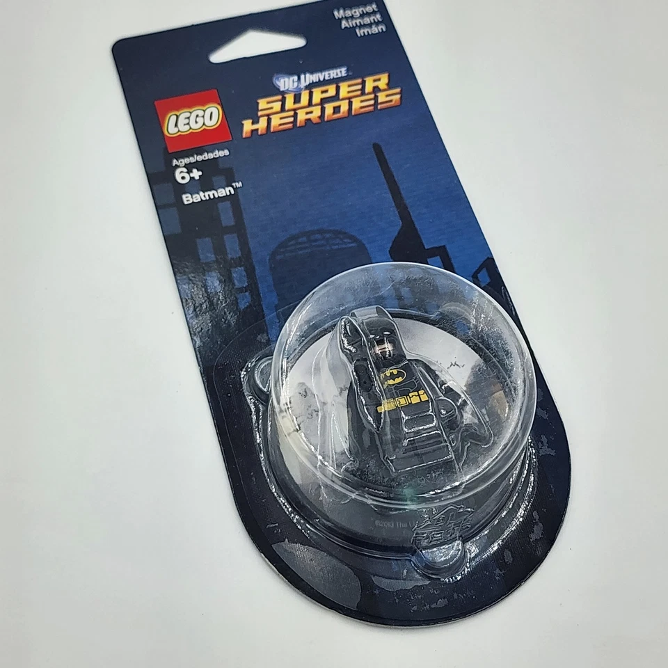 BATMAN LEGO DC Universe Super Heroes Minifigure Magnet - Image 4 of 4