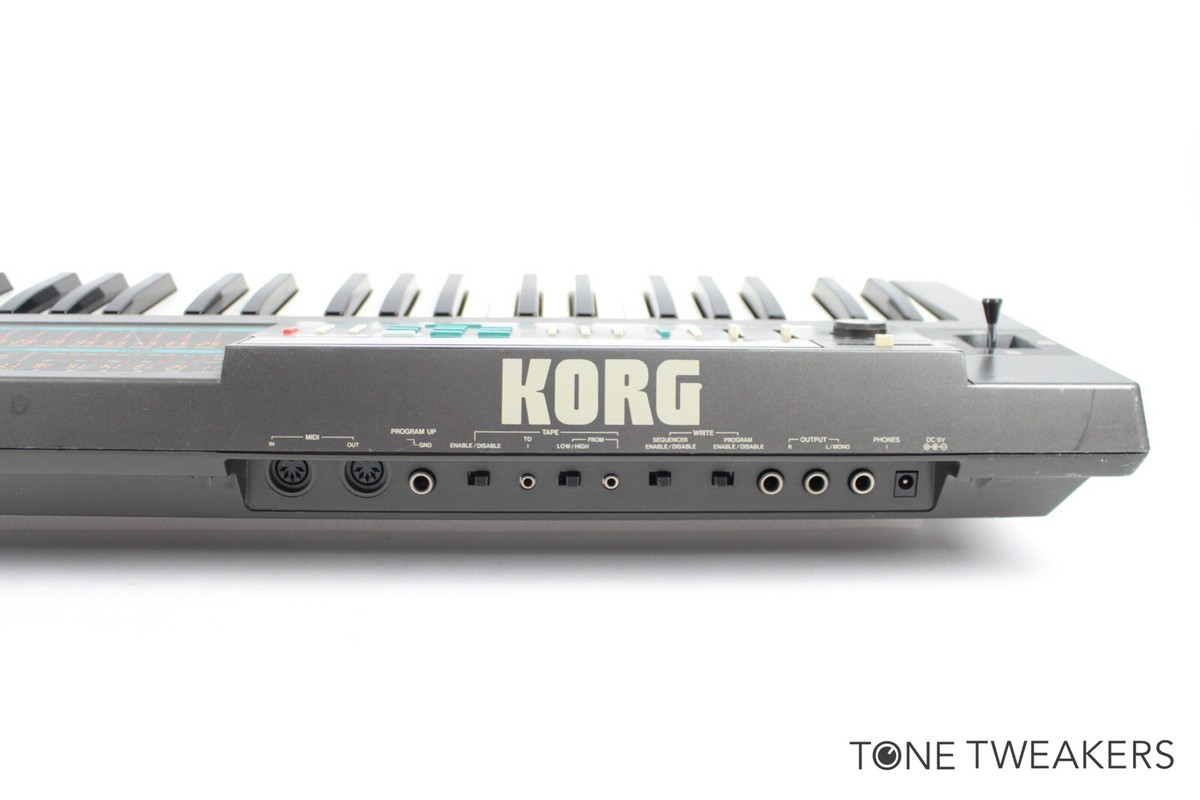 KORG POLY-800 Polyphonic Analog Synthesizer midi *Serviced