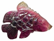 Tallas de peces de turmalina, peces tallados en turmalina, tallas de turmalina bicolor,