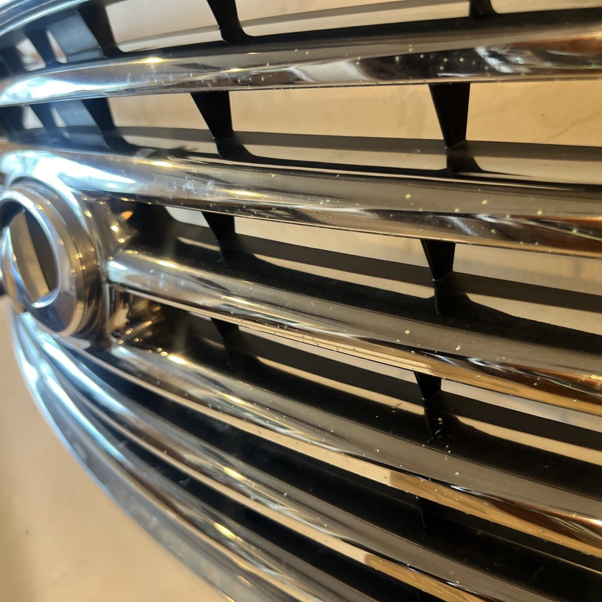 11 12 13 INFINITI QX56 QX80 623101LA0A GRILL WITH CAMERA GRILLE