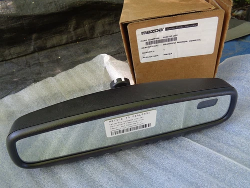 NOS OEM MAZDA 2006 - 2012 REAR VIEW MIRROR AUTO DIMING COMPASS HOMELINK 0008CZ02