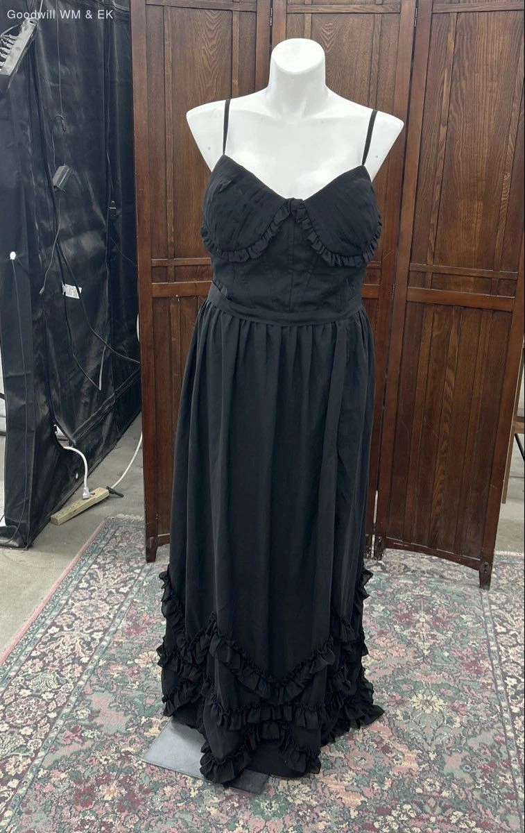 ebay black wedding dress Gothic Black Wedding Dress Lace Appliques Long Sleeves Plus Size Bridal Gown