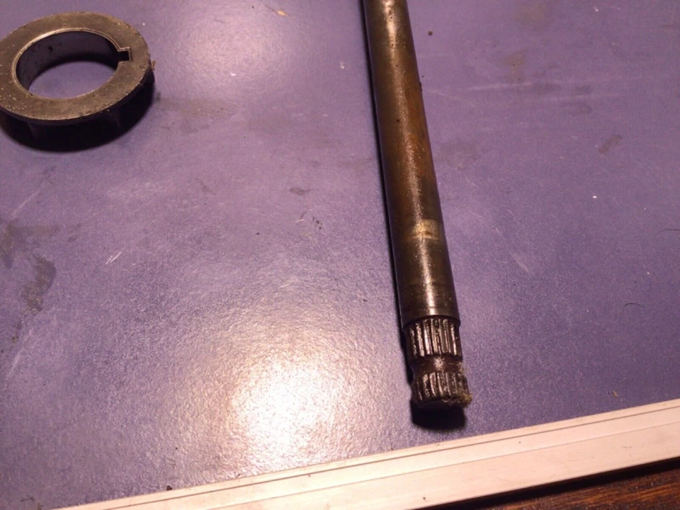 1985 - 1988 Suzuki LT230 Engine Gear Shift Shaft 25510-25C00 - Image 2 of 4