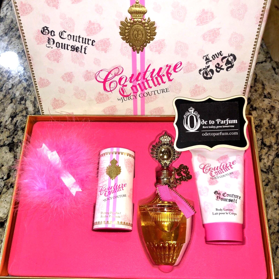 COUTURE COUTURE Juicy Couture 礼品套装淡香精 3.4 盎司乳液、泡芙、粉末 — 第 3/4 张图片