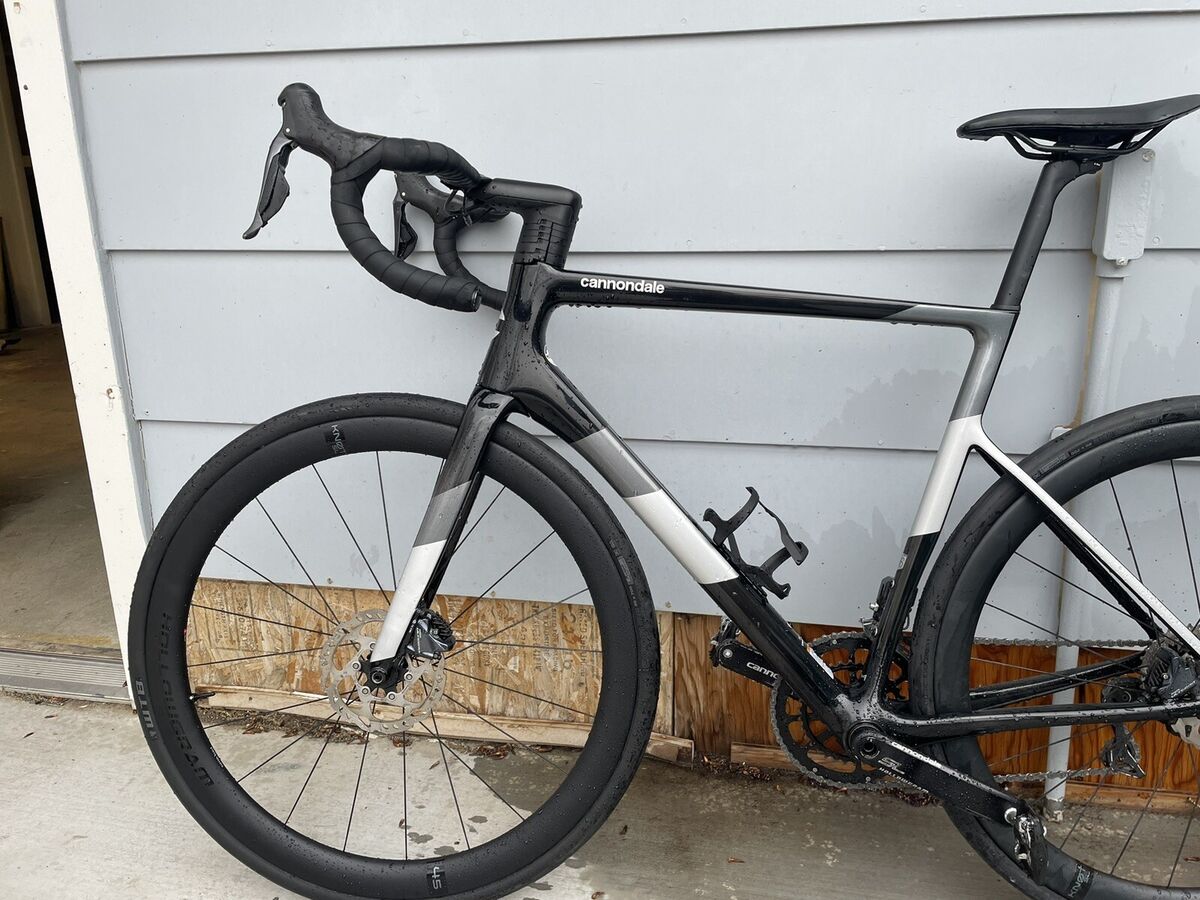 2020 Cannondale SuperSix EVO Hi-MOD Disc Ultegra Di2 Road 2020 Cannondale SuperSix EVO Hi-MOD Disc Ultegra Di2 Road