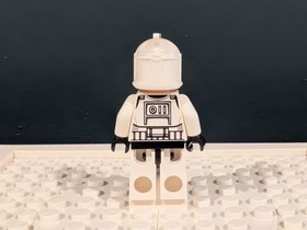 LEGO Star Wars: Phase 1 Clone Trooper Pilot Minifigure (sw0191)