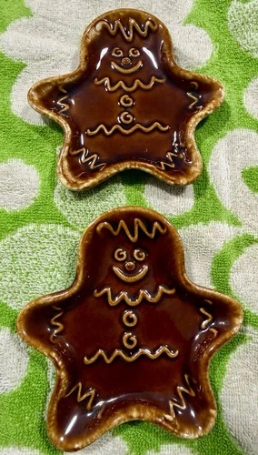 Pair Small Hull Pottery Vintage Gingerbread Men Serving Plates Drip Brown 5x 4.5