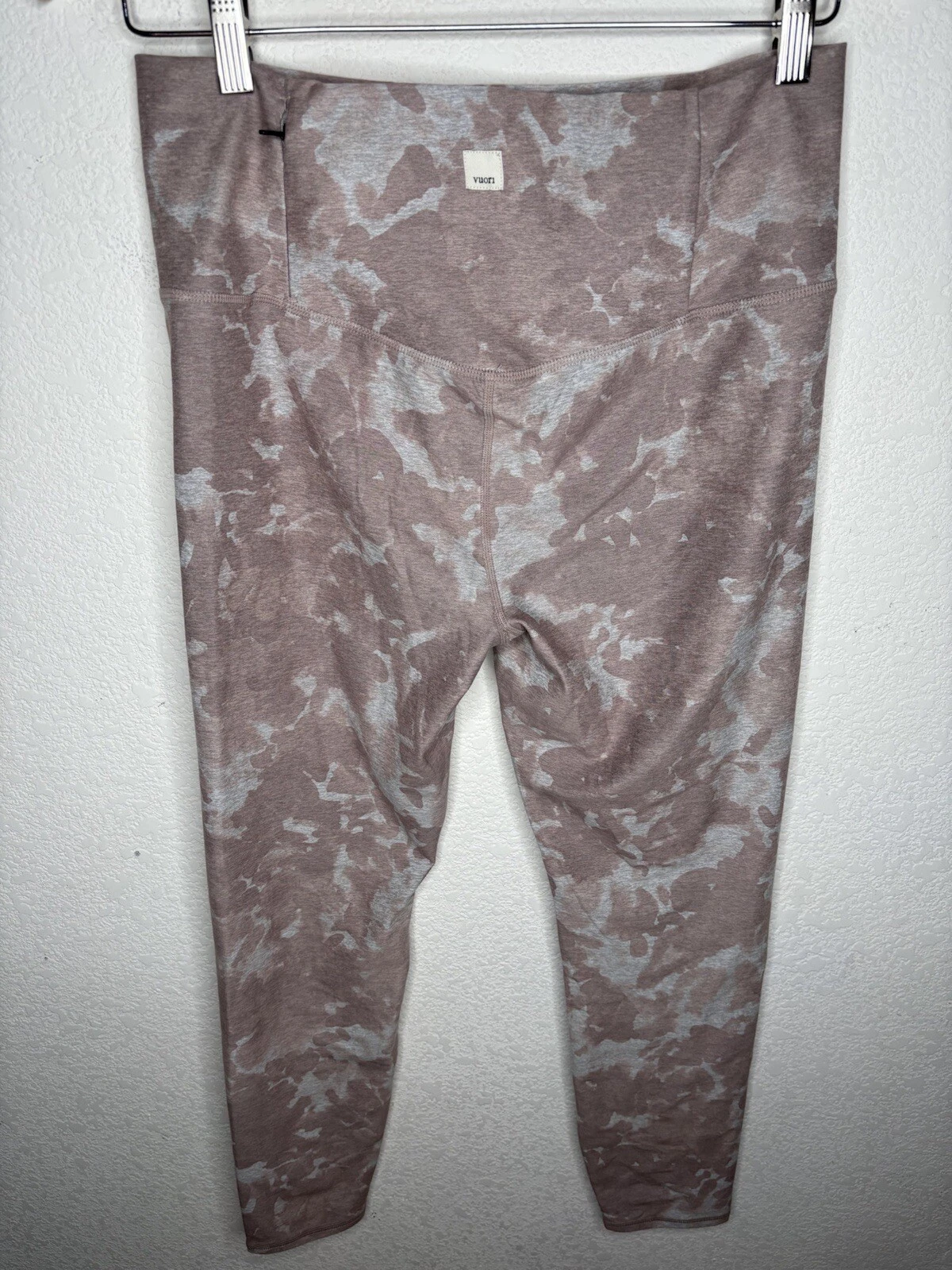 vuori clean elevation 7/8 high rise washed leggings