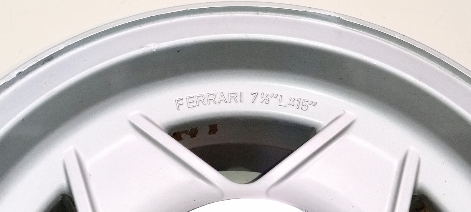 Ferrari 365 GTB/4 Daytona Wheel_Rim_109186_7 1/2X15_Cromodora_42 Rudge Hub_512BB