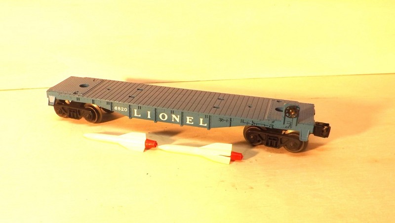 Lionel 6820 Flat Car