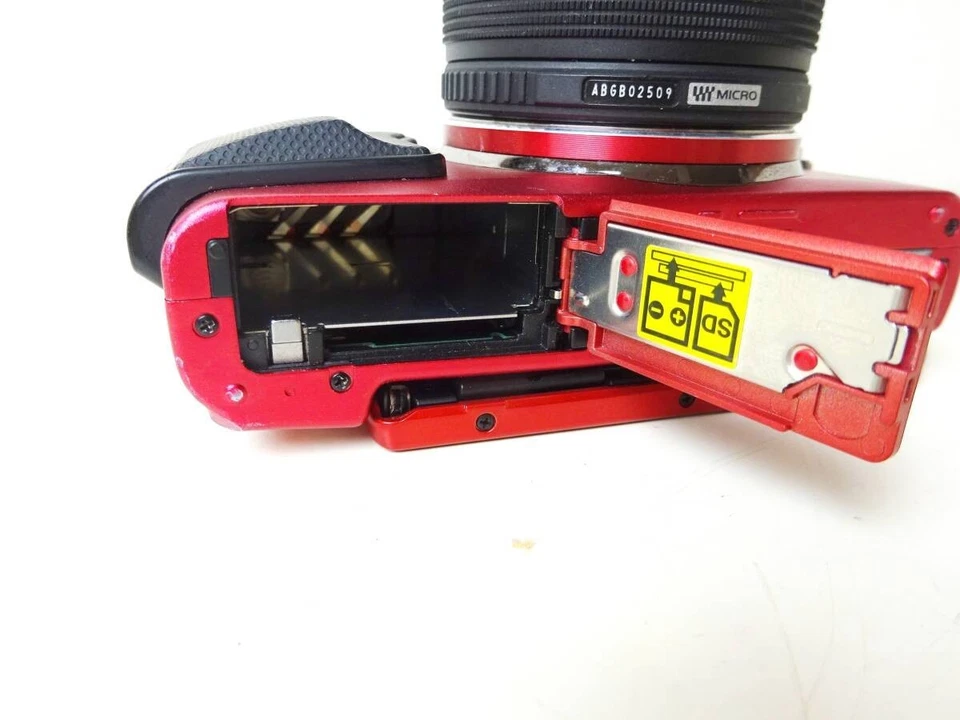 Olympus Pen Lite E-PL6 16,0 MP rojo 16,1 MP 14-42 mm f3,5-5,6 bueno de Japón Foto 2 de 4