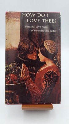 Vintage 1969 Hallmark ''How Do I Love Thee?'' Poetry Book - Romeo & Juliet Cover