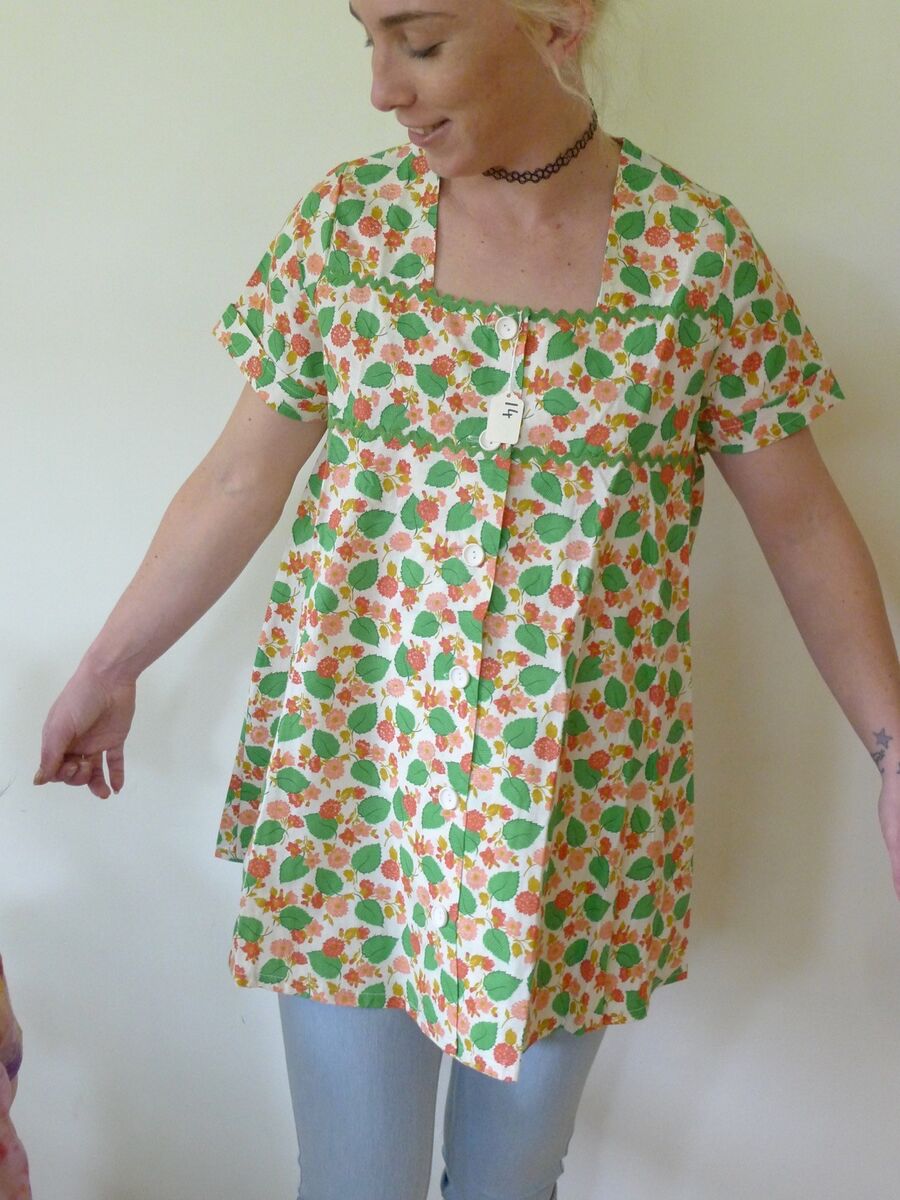 Vintage retro 60s 10 S unused cotton baby doll smock top Vintage retro 60s 10 S unused cotton baby doll smock top