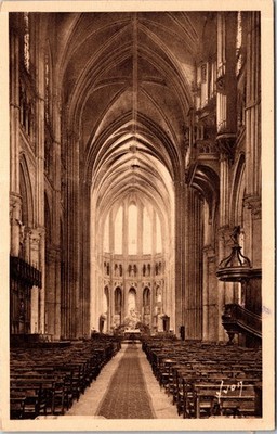 Vintage B&W Postcard Gothic Cathedral Interior Religious White Border Std Sz
