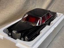 AUTOart 1/18 Mercedes-Benz 300 SEL 7848