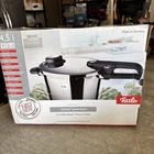 Fissler Vitavit Premium Pressure Cooker 4.5 L  w/Glass Lid Germany, Never Used