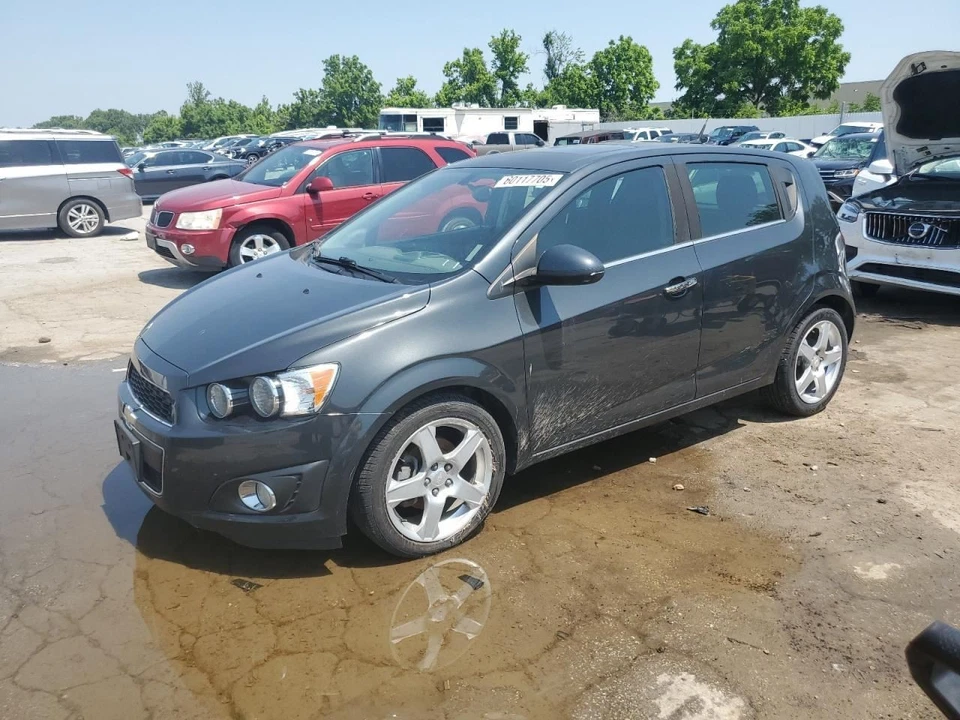 2014 Chevrolet Sonic Left Rear Door Trim Panel Tan OEM 411288 Used Foto 2 de 4