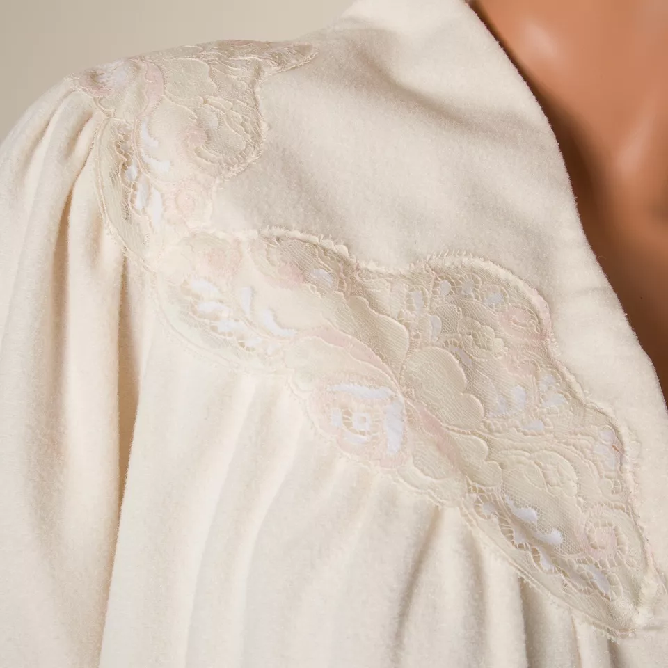 💖VTG SHADOWLINE Nightgown Fleece Cream Housecoat Long Sleeve 1/2 Zip Pockets M - Image 4 of 4