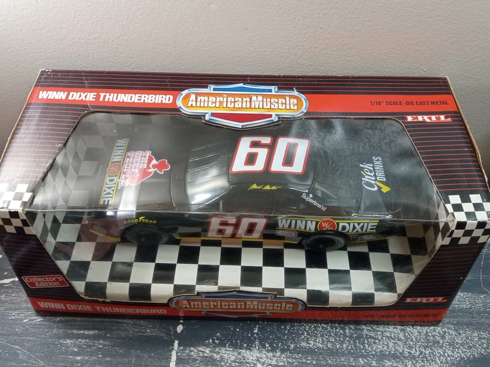 American Muscle 1/18 Mark Martin #60 Winn Dixie Ford Thunderbird Diecast Foto 2 de 4