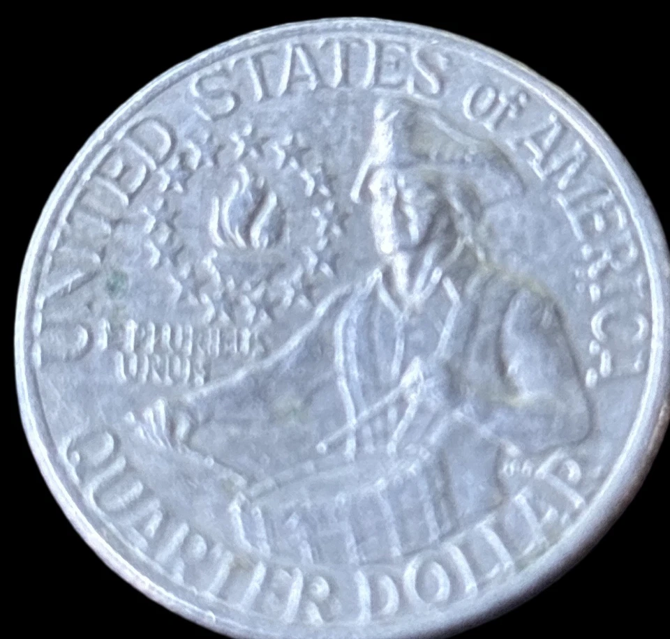 US Bicentennial Quarter, Rare filled Mint Mark Error 1776-1976 D - Image 2 of 4